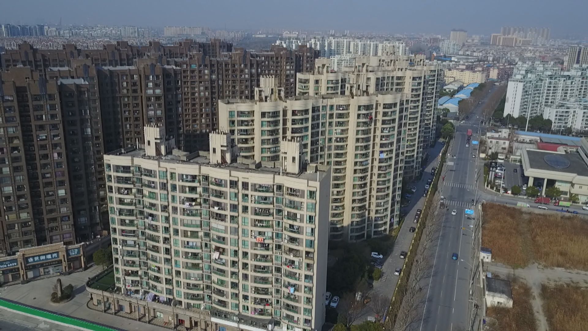 內地上月70大中城市新建住宅售價按月跌幅收窄至0.2%