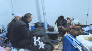 甘肅積石山縣地震臨時安置逾8萬人 災民：抵禦嚴寒是最迫切問題