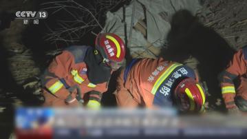 甘肅地震增至135人亡 救援人員於災區徒手挖掘搜索失蹤者