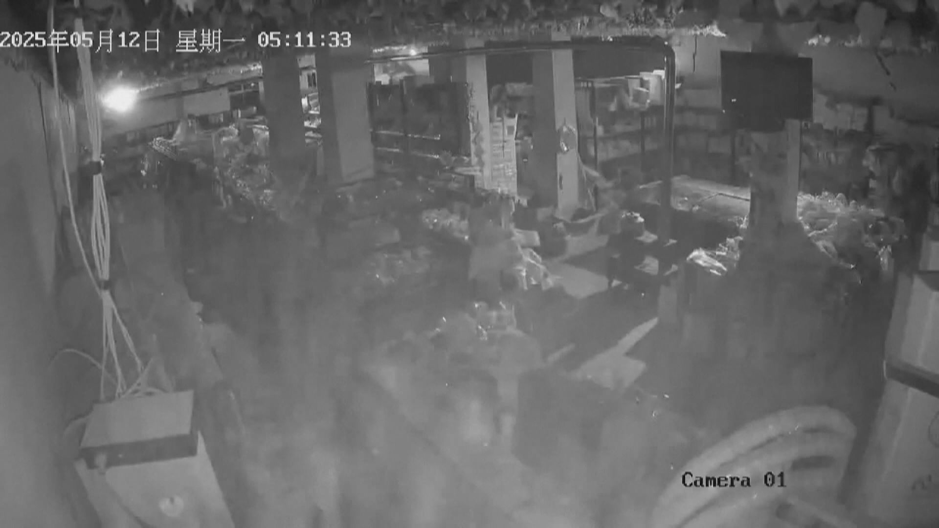西藏日喀則5.5級地震　店舖貨架猛烈搖晃