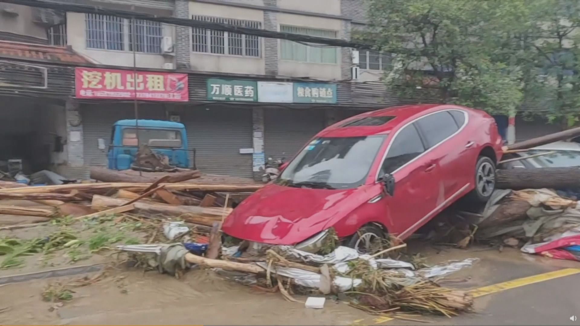 四川暴雨成災　最少8萬人緊急撤離