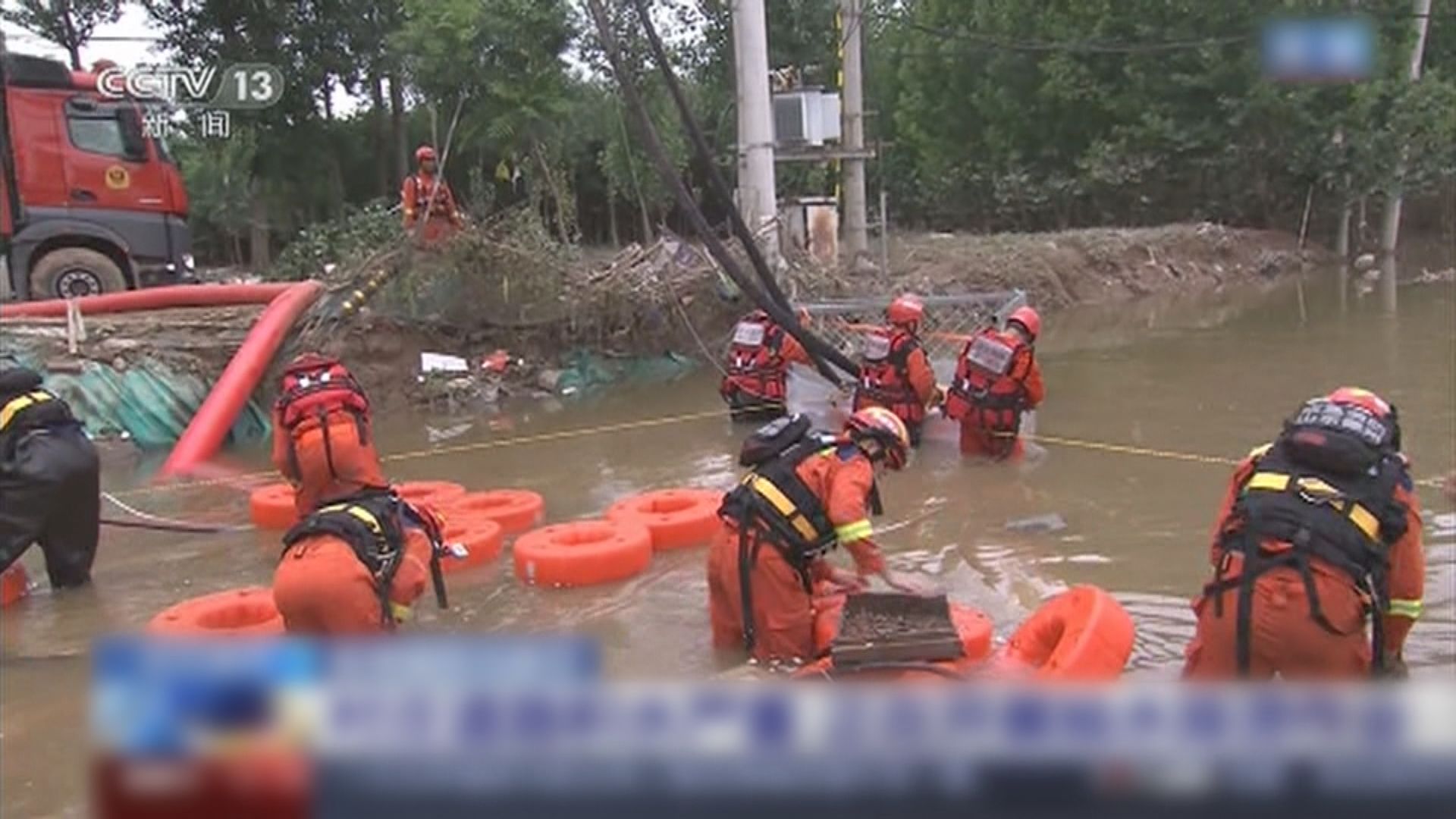 內地雨勢減弱 多市加緊抽水排洪
