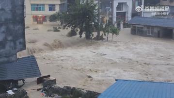 內地多處暴雨成災　湖北縣城一夜之間變澤國