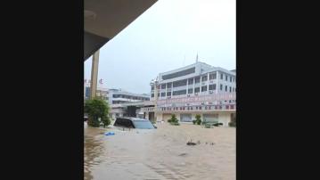 深圳等地暴雨持續　東莞嚴重水浸有車輛幾乎沒頂