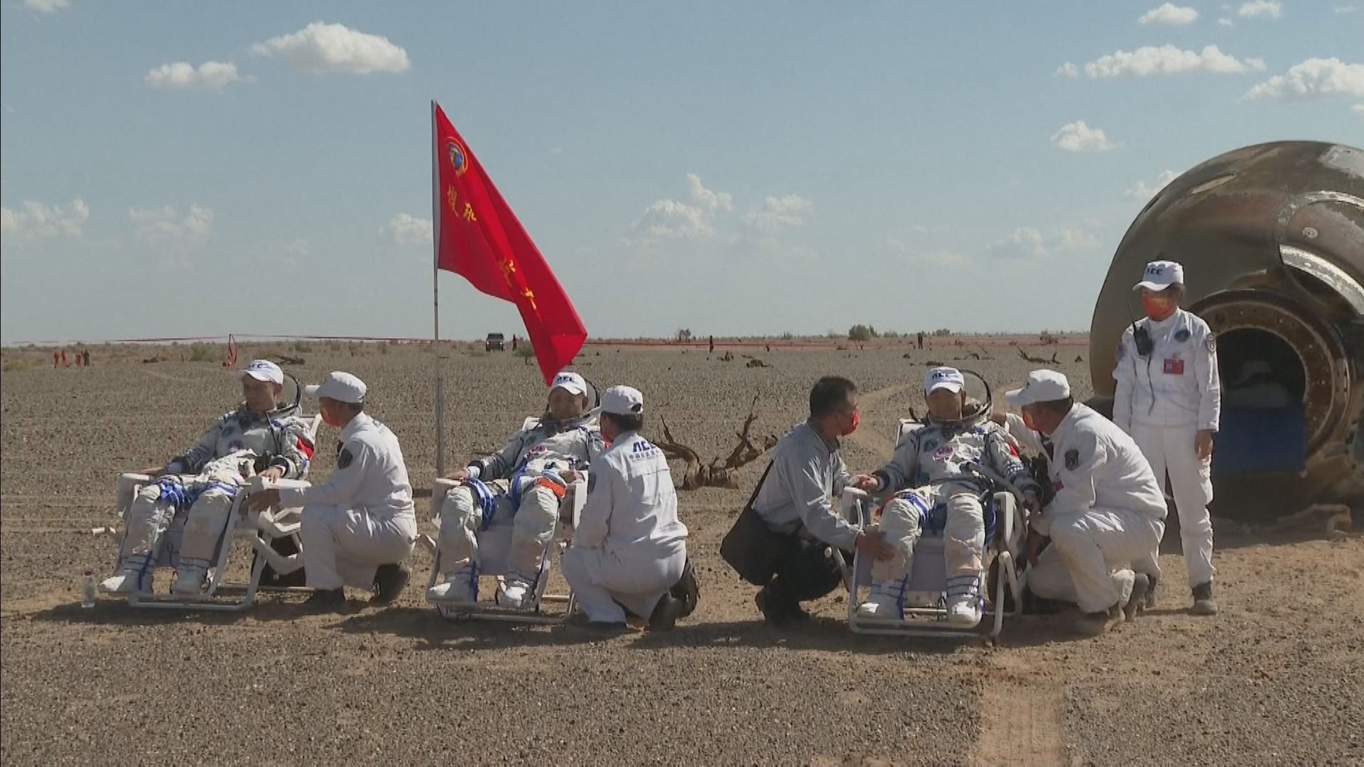 三名太空人返回地球後出艙　狀況良好