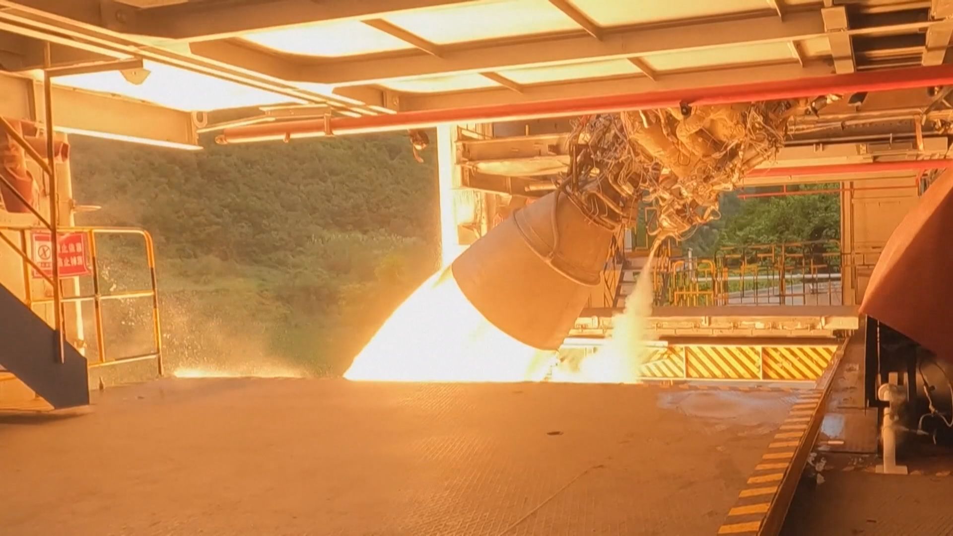 長征十號主引擎點火試車圓滿達到要求