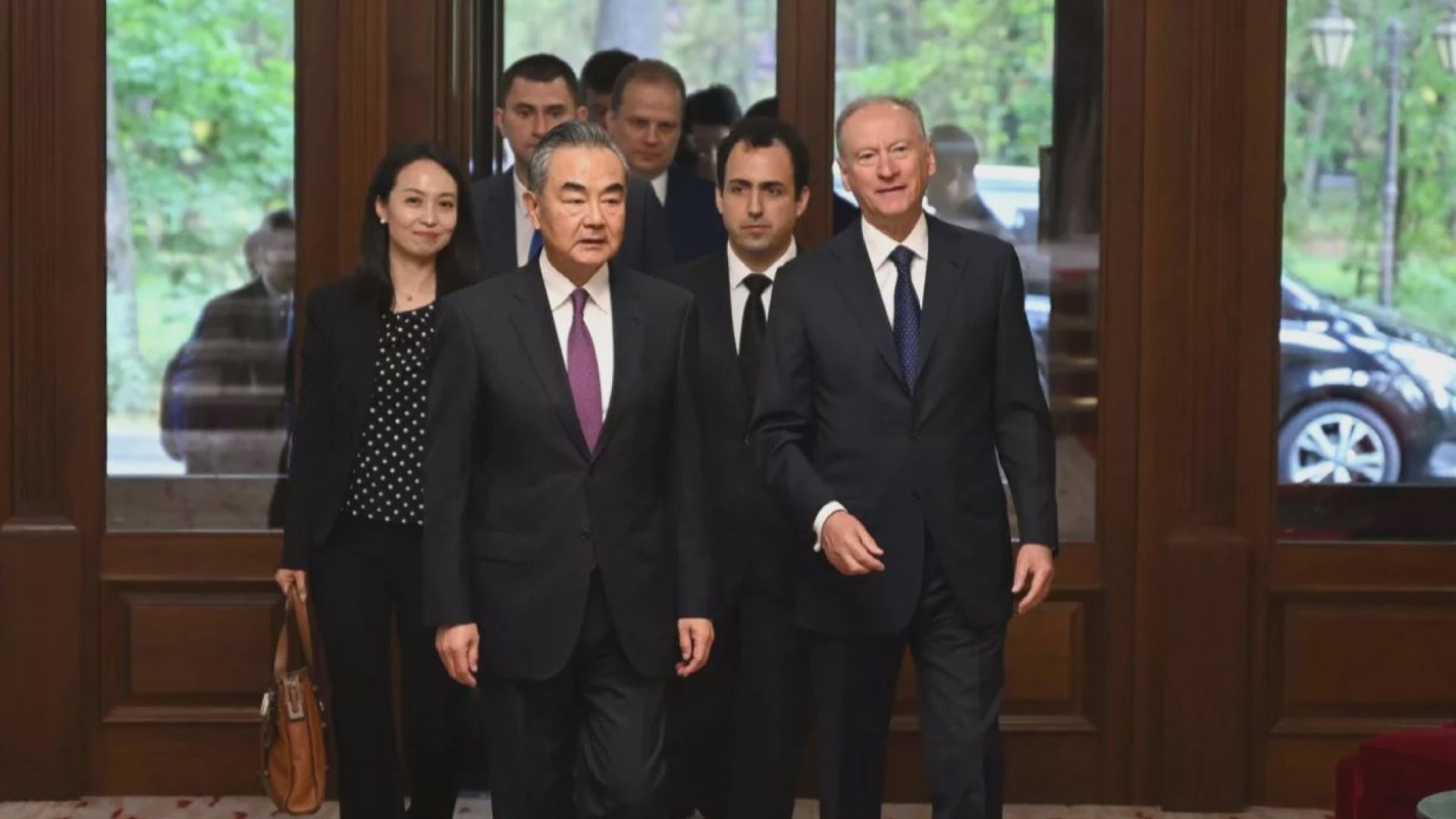 王毅在莫斯科出席戰略安全磋商 俄方：普京下月訪華將與習近平會晤