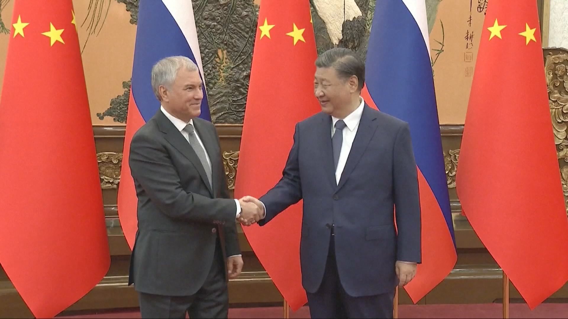 習近平晤俄羅斯國家杜馬主席沃洛金