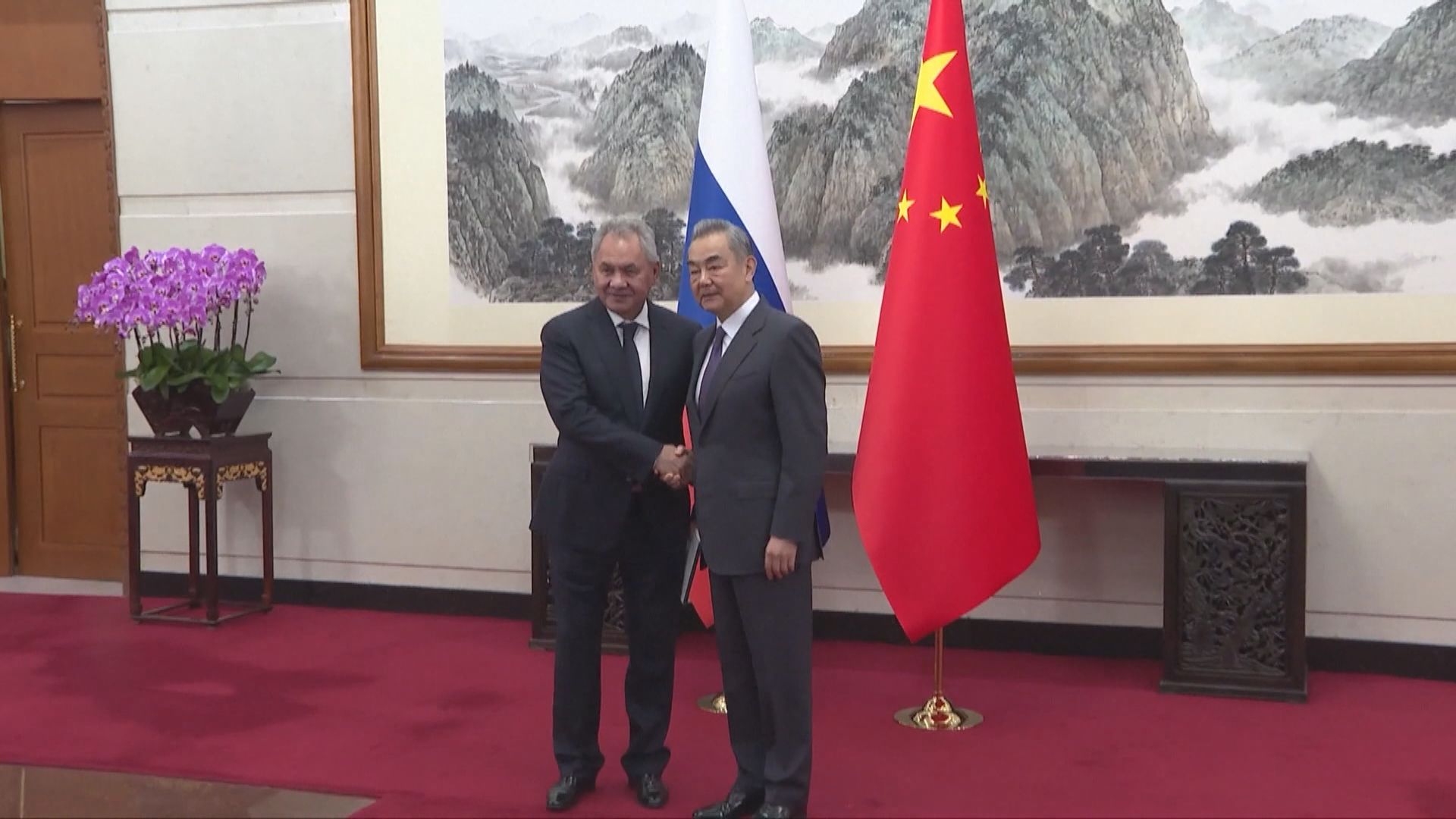 王毅和紹伊古會面　討論中俄雙邊關係、區域安全等議題