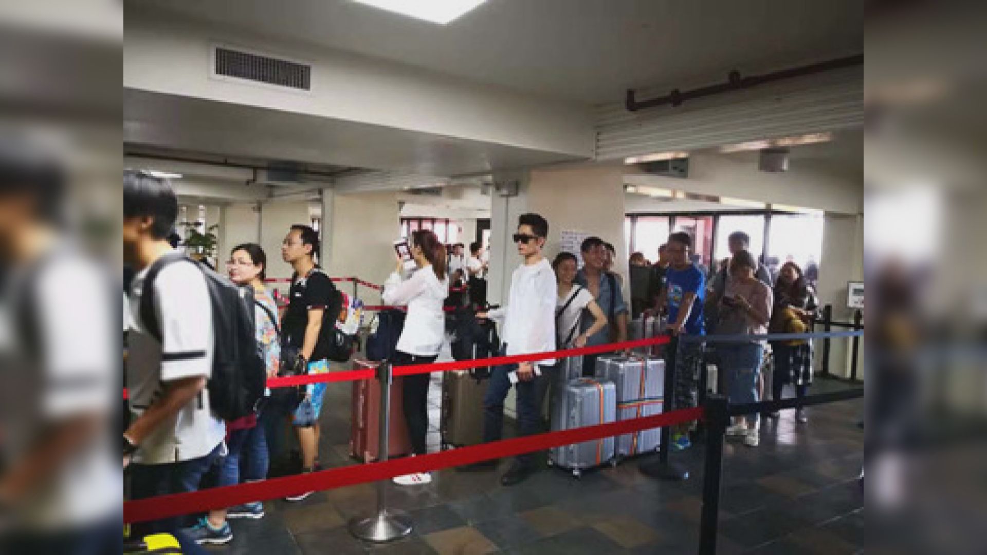 首批滯留塞班島中國遊客返國