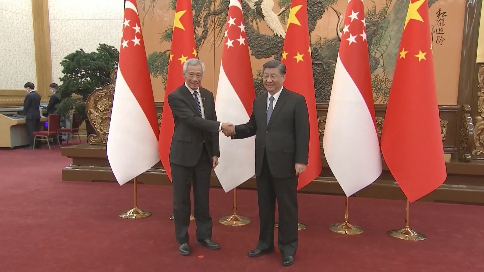 習近平分別會見新加坡總理李顯龍及馬來西亞總理安華