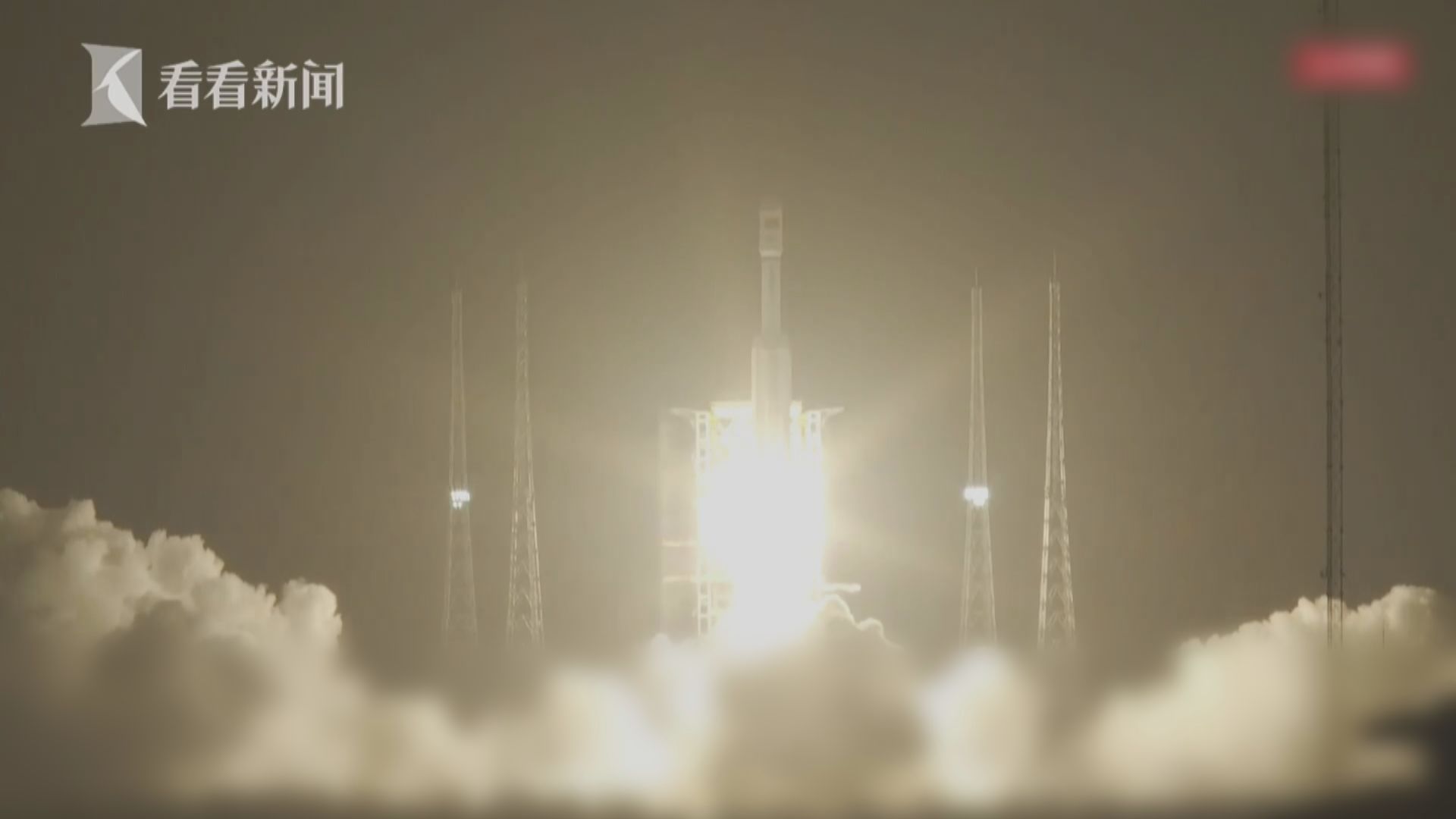 天舟二號貨運飛船發射升空