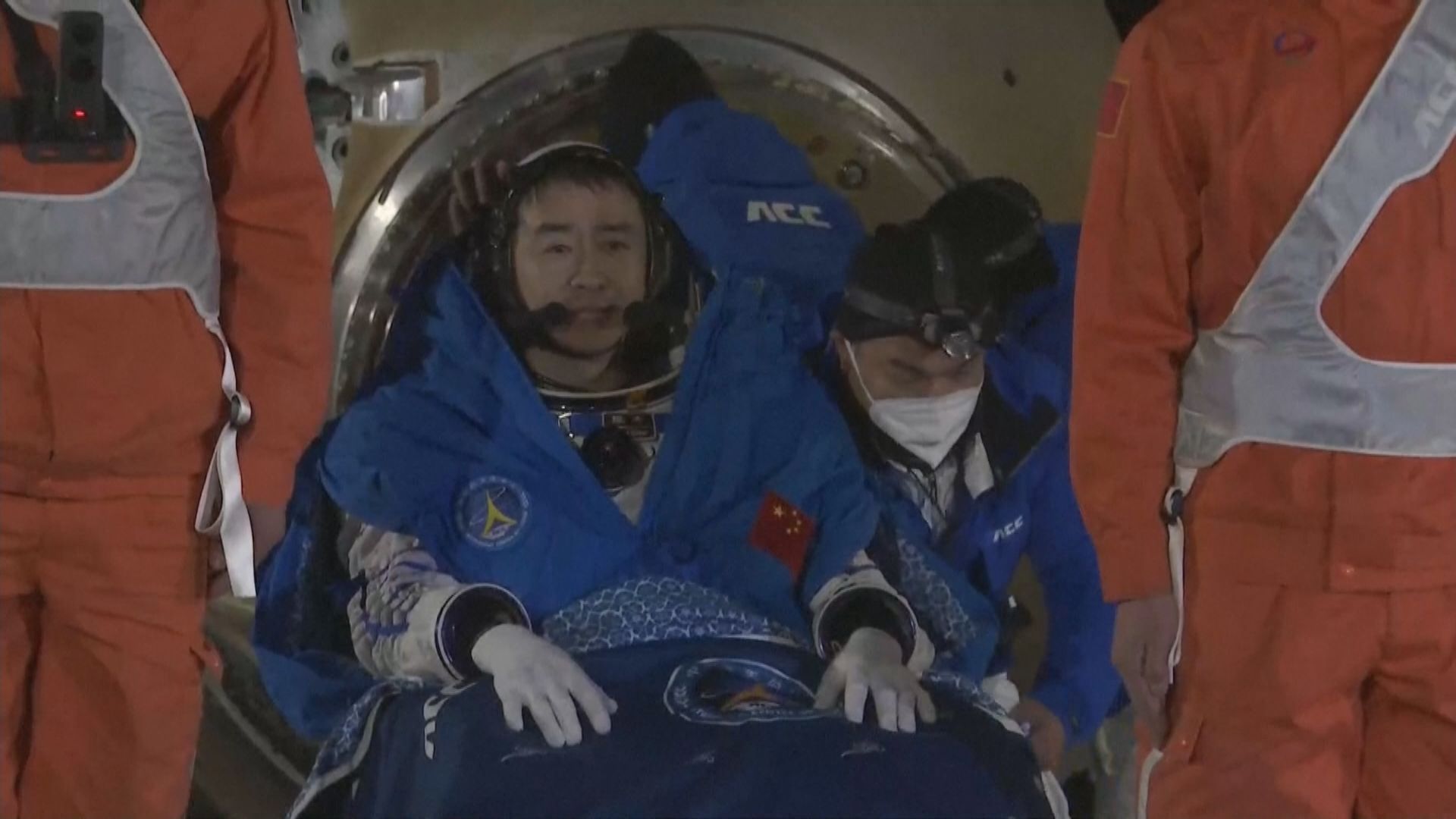 神十四太空人成功著陸東風著陸場　身體狀態良好