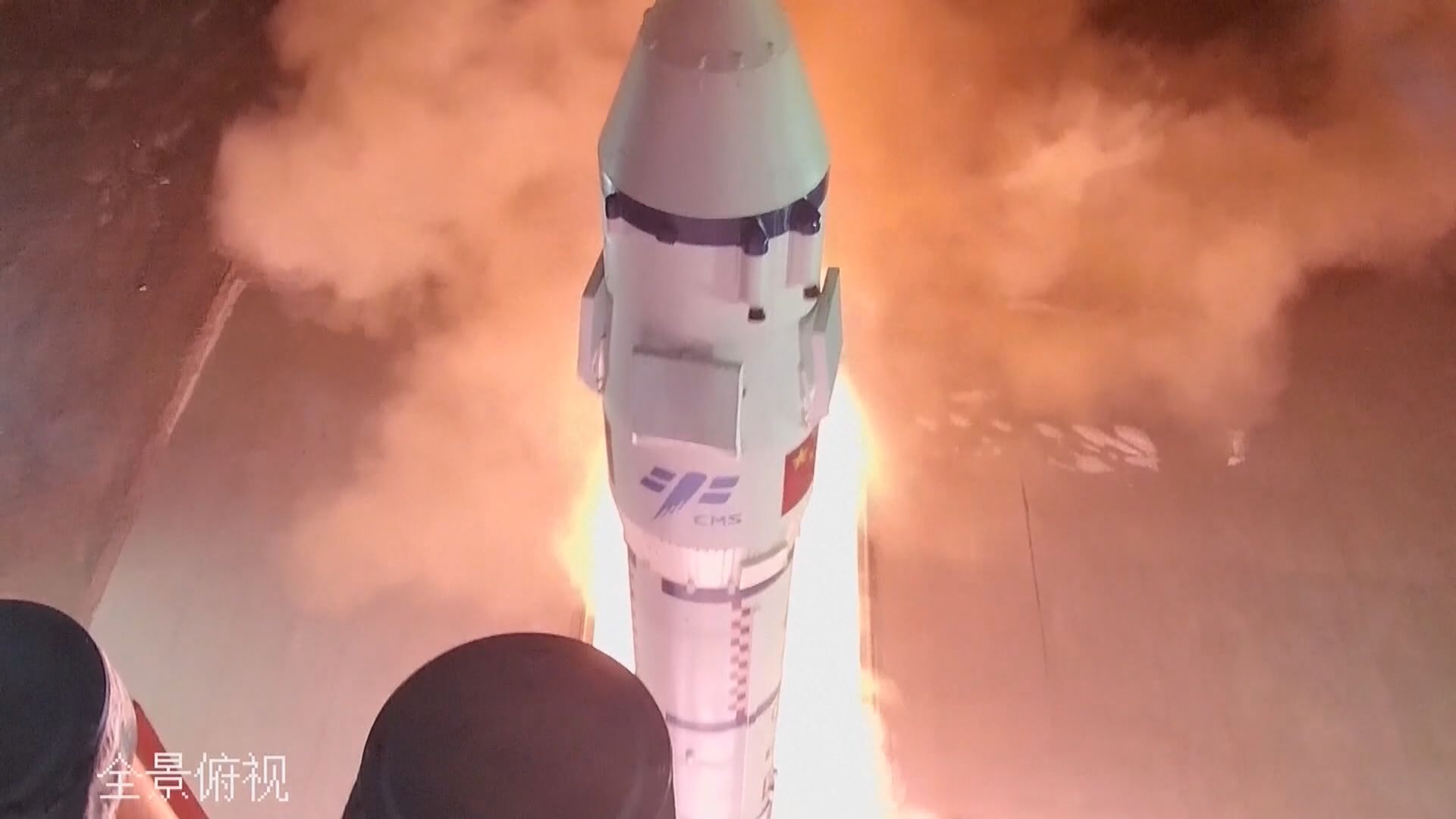 中國可重用試驗航天器在軌飛行276日後返回著陸場