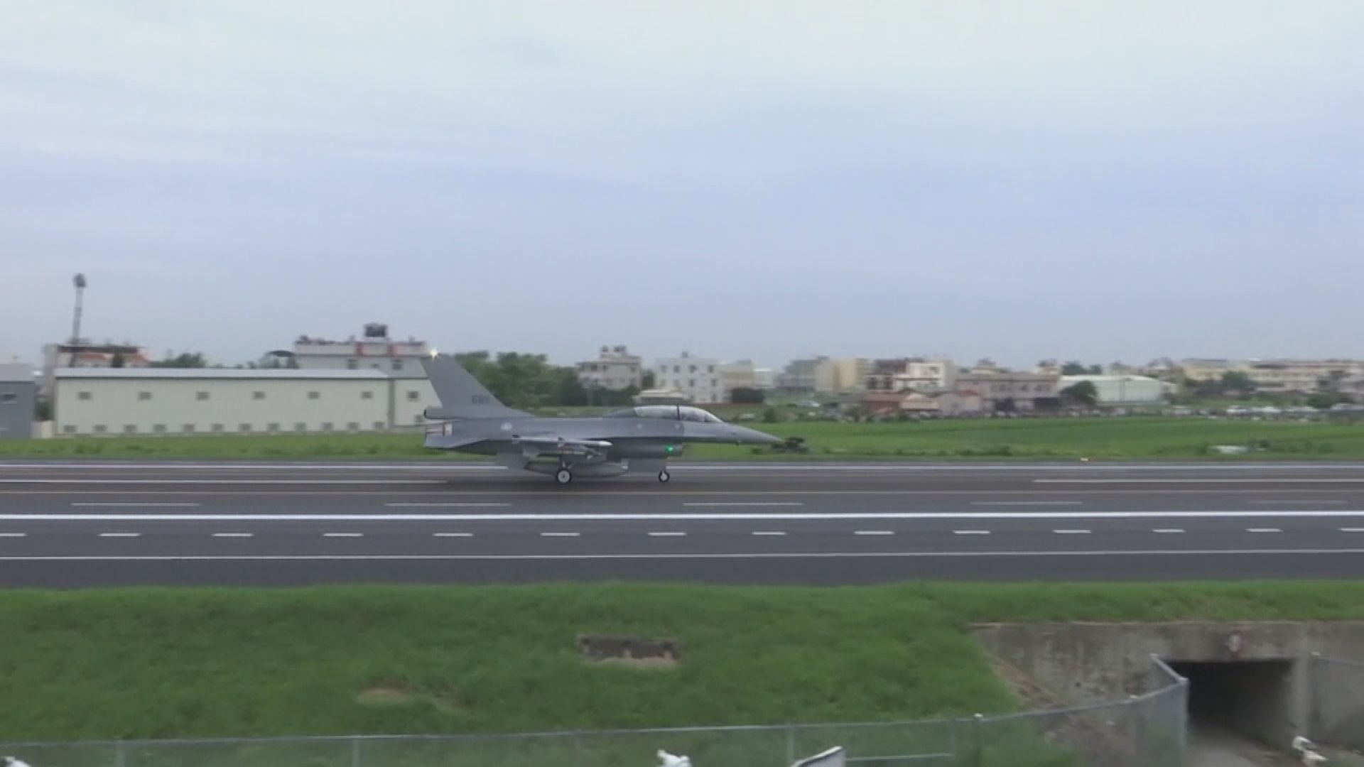 台灣稱解放軍再派52架次軍機飛入西南空域