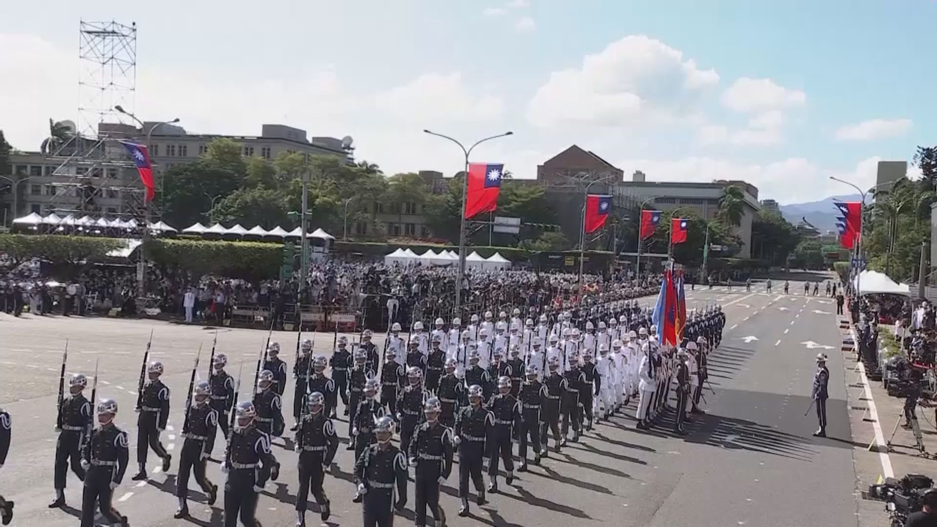 邱國正：台灣雖無法與北京相比但不會投降 