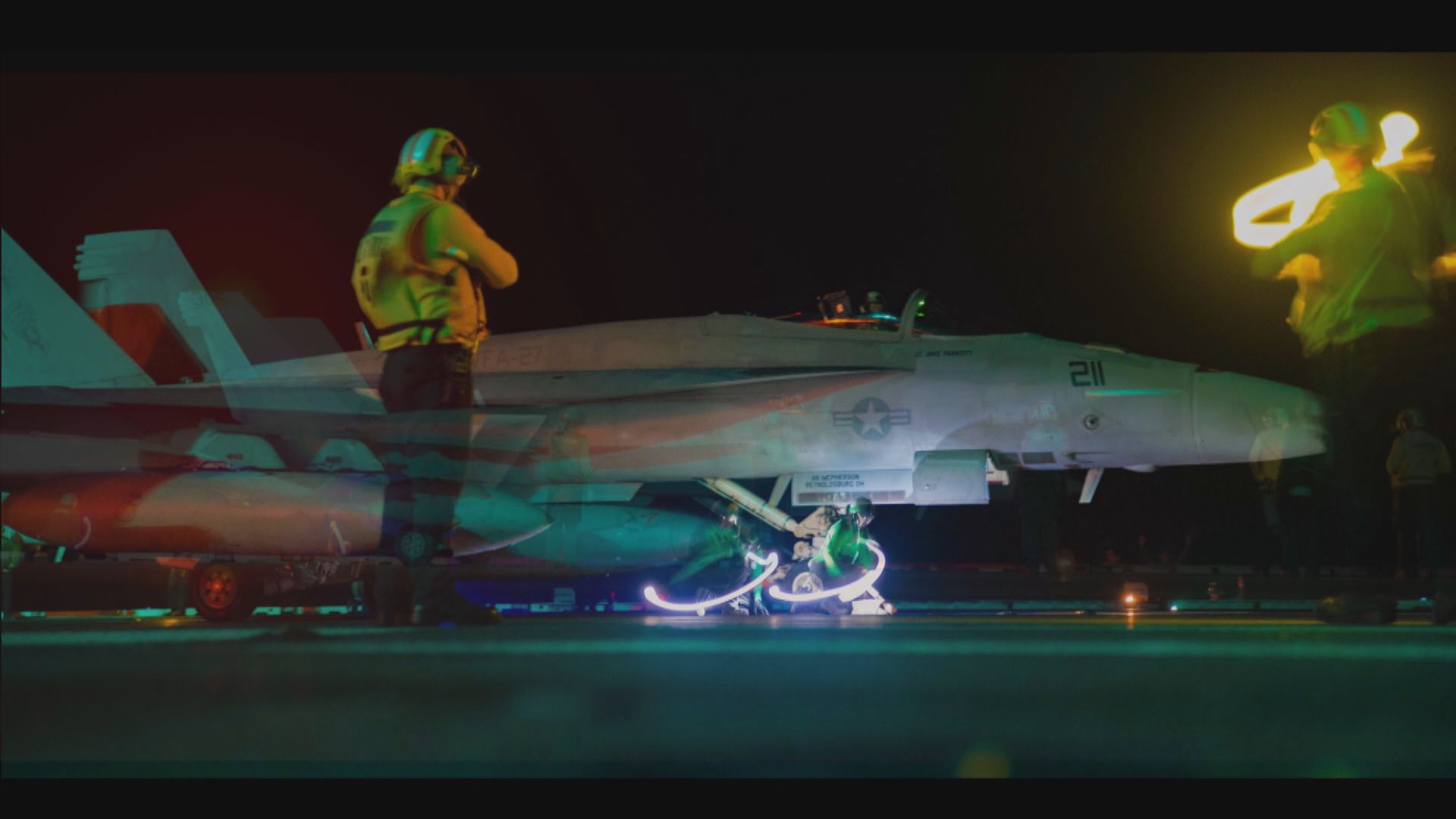 約二十艘大陸和台灣海軍艦艇今早在台灣海峽中線徘徊