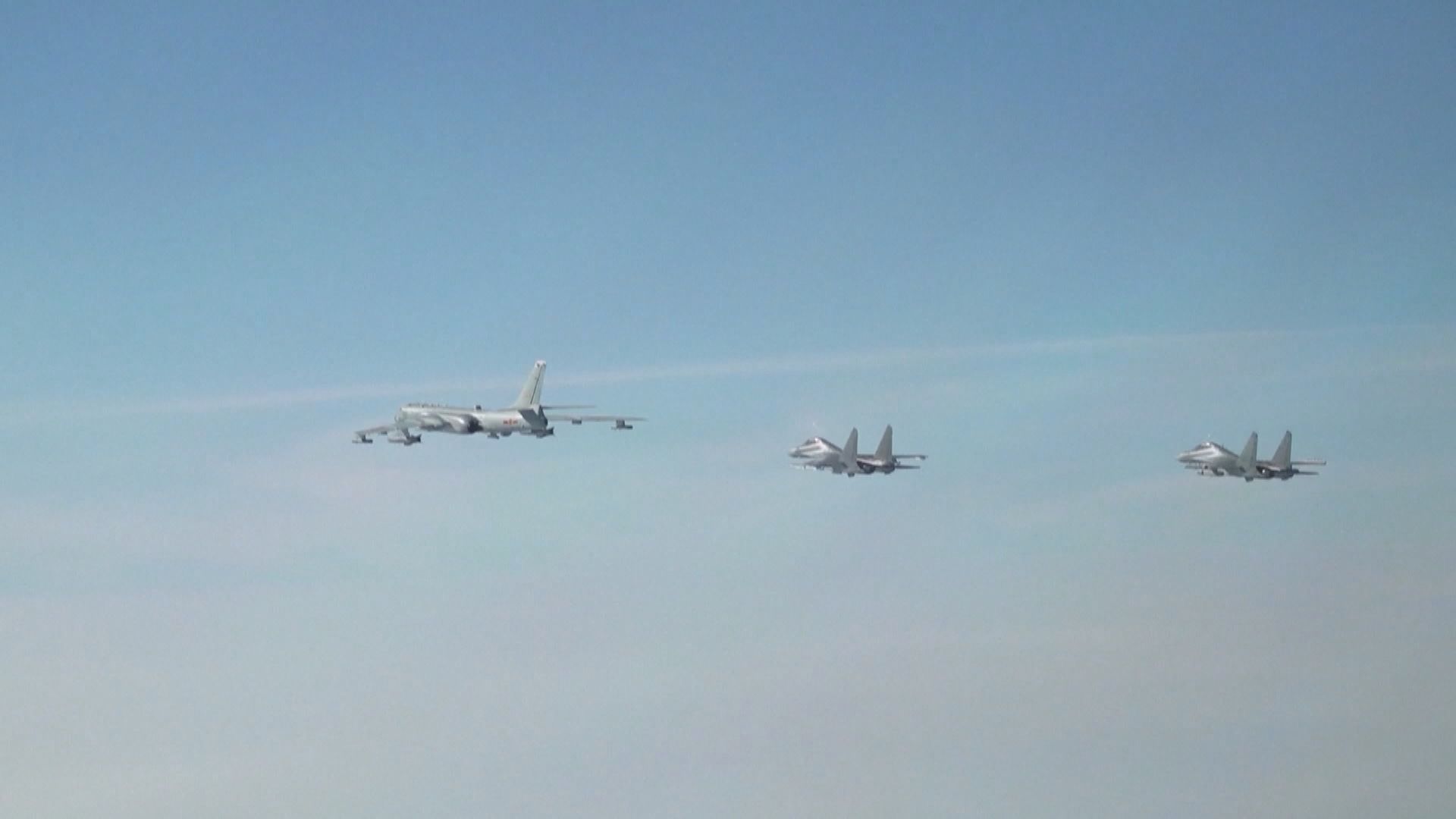 解放軍在台灣周邊舉行海空聯合軍事演習