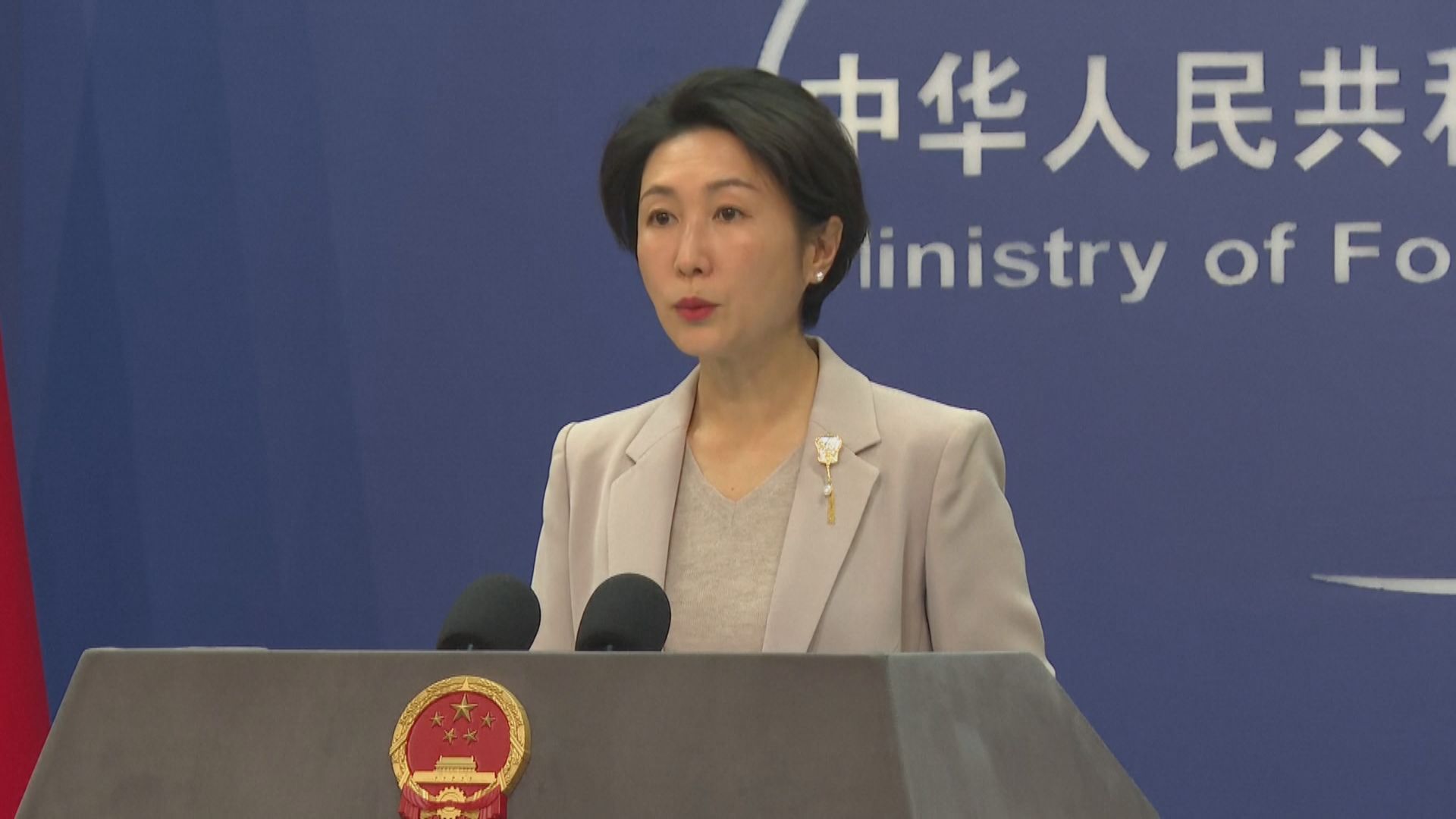 中方冀與英國新外相共同推動兩國關係健康穩定發展