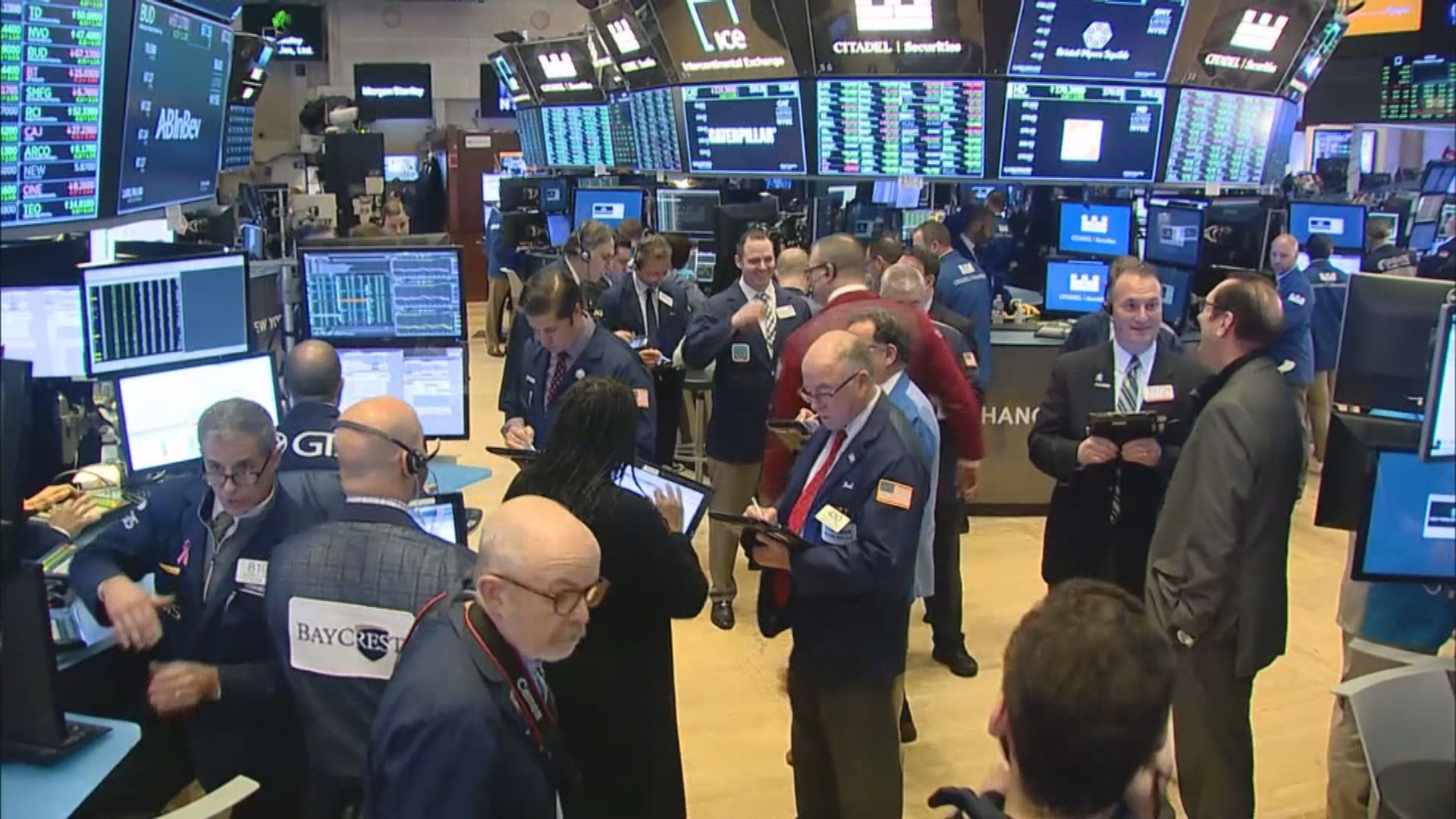 據報美國考慮擴大禁止投資中資股名單　惟不包括阿里騰訊和百度