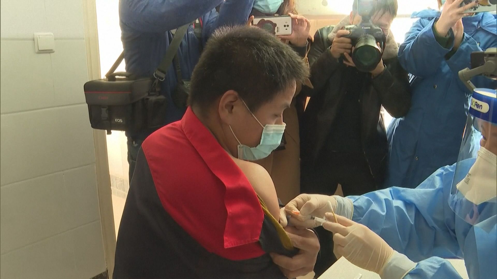 內地至今為450萬人接種新冠病毒疫苗　嚴重不良反應約百萬分之二已及時治療