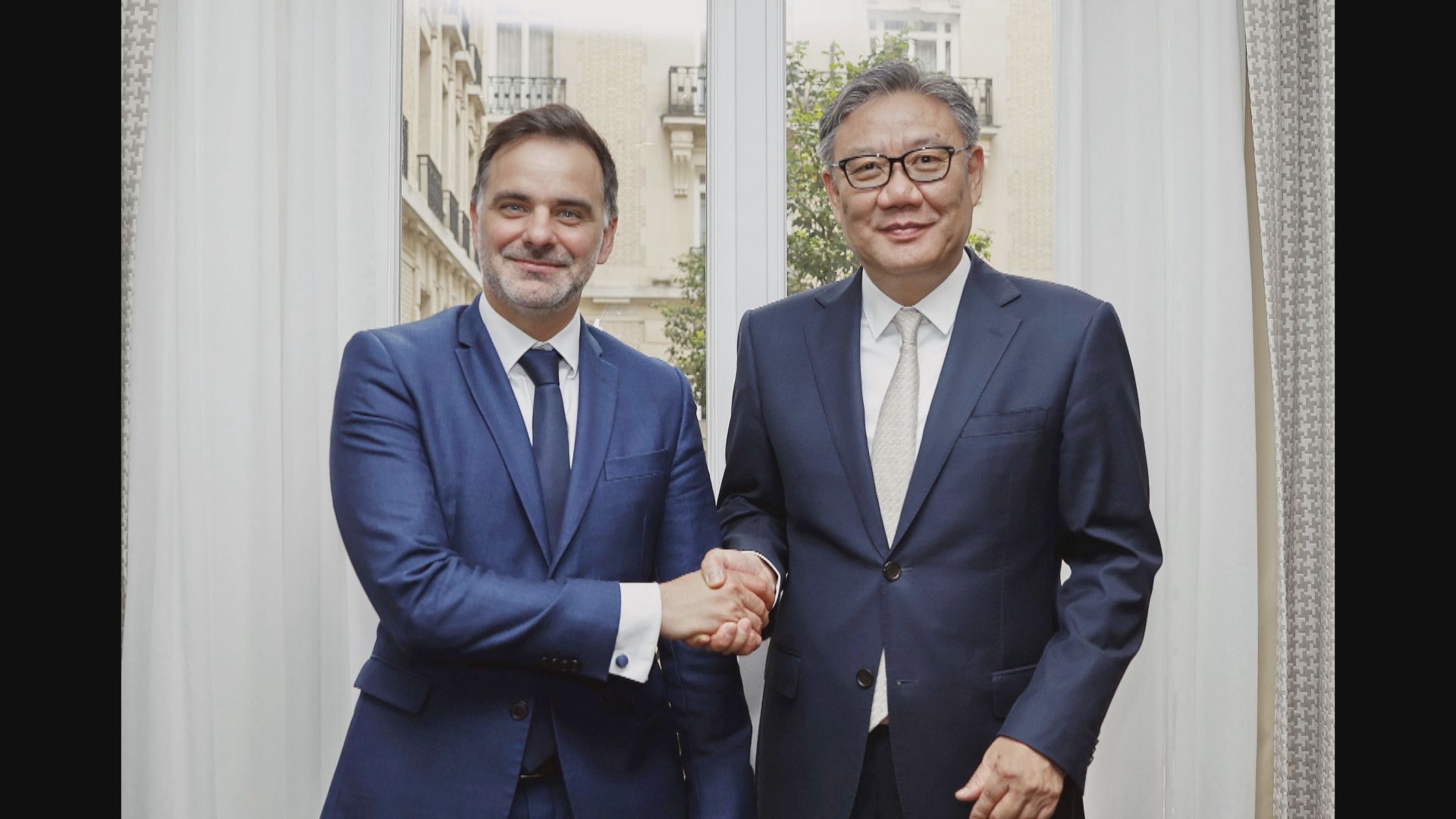 商務部長王文濤與法國貿易部長聖馬丁會面