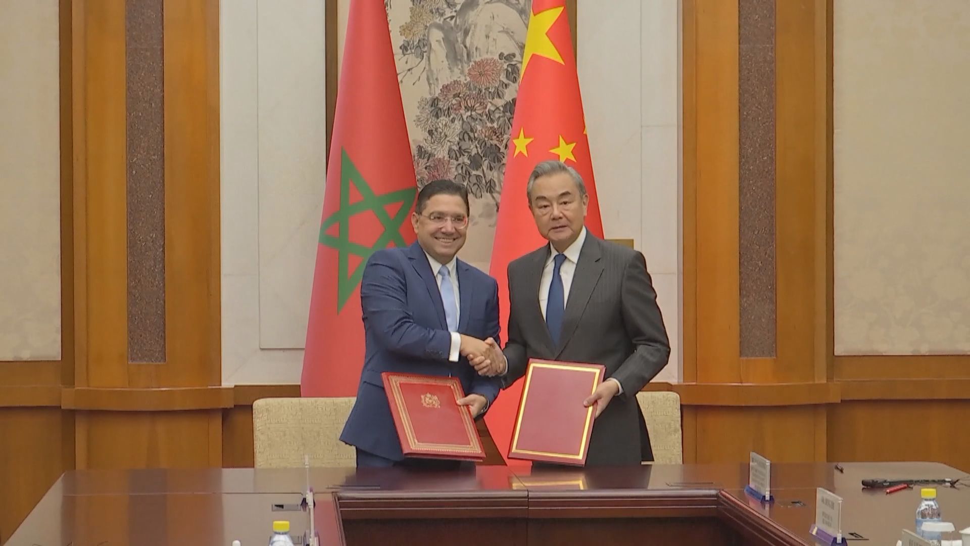 中摩簽署建立戰略對話機制諒解備忘錄