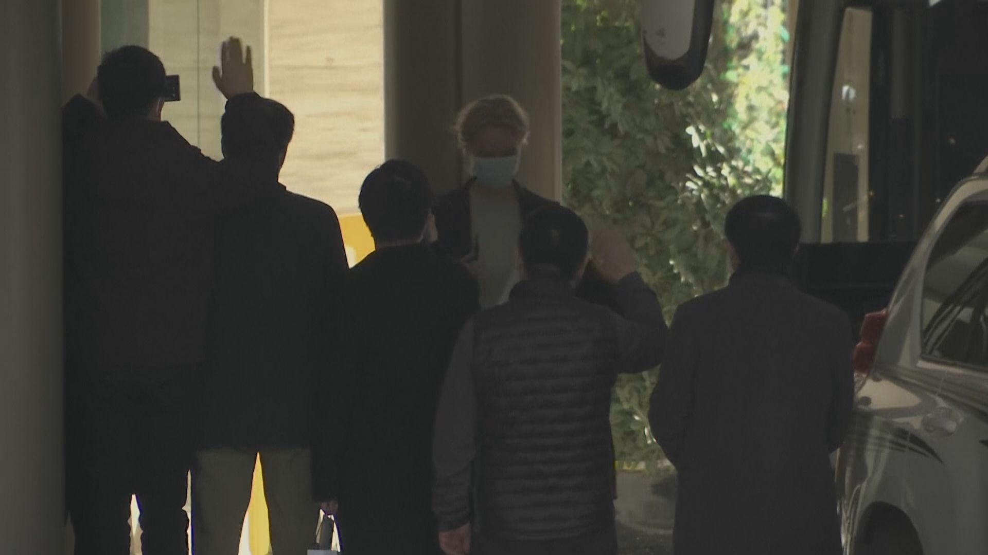 世衛專家武漢解除隔離步出酒店　展開病毒溯源工作