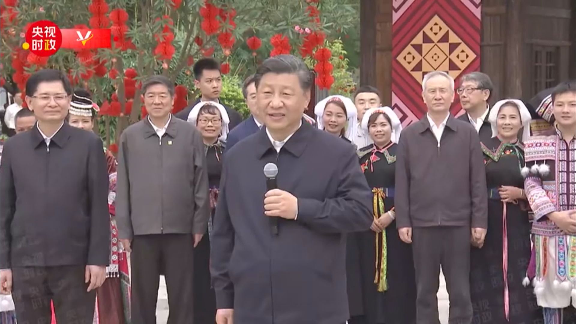 習近平考察廣西南寧　參觀壯族文化展