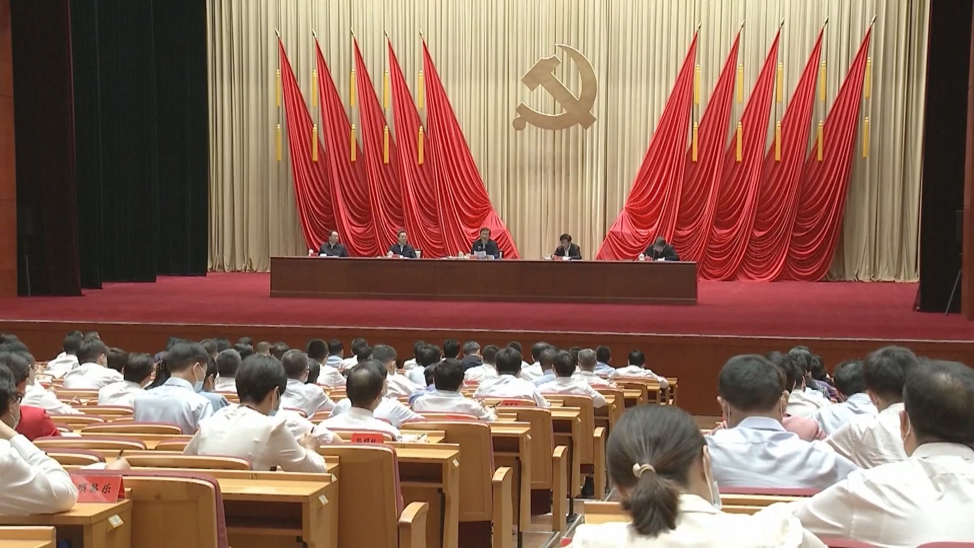 習近平：中國面臨風險挑戰明顯增多　不想鬥爭不切實際