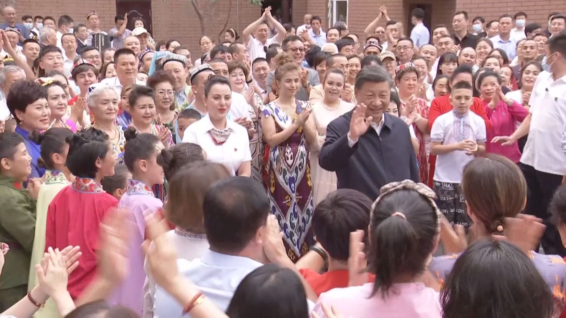 習近平時隔八年再次考察新疆　為期兩天