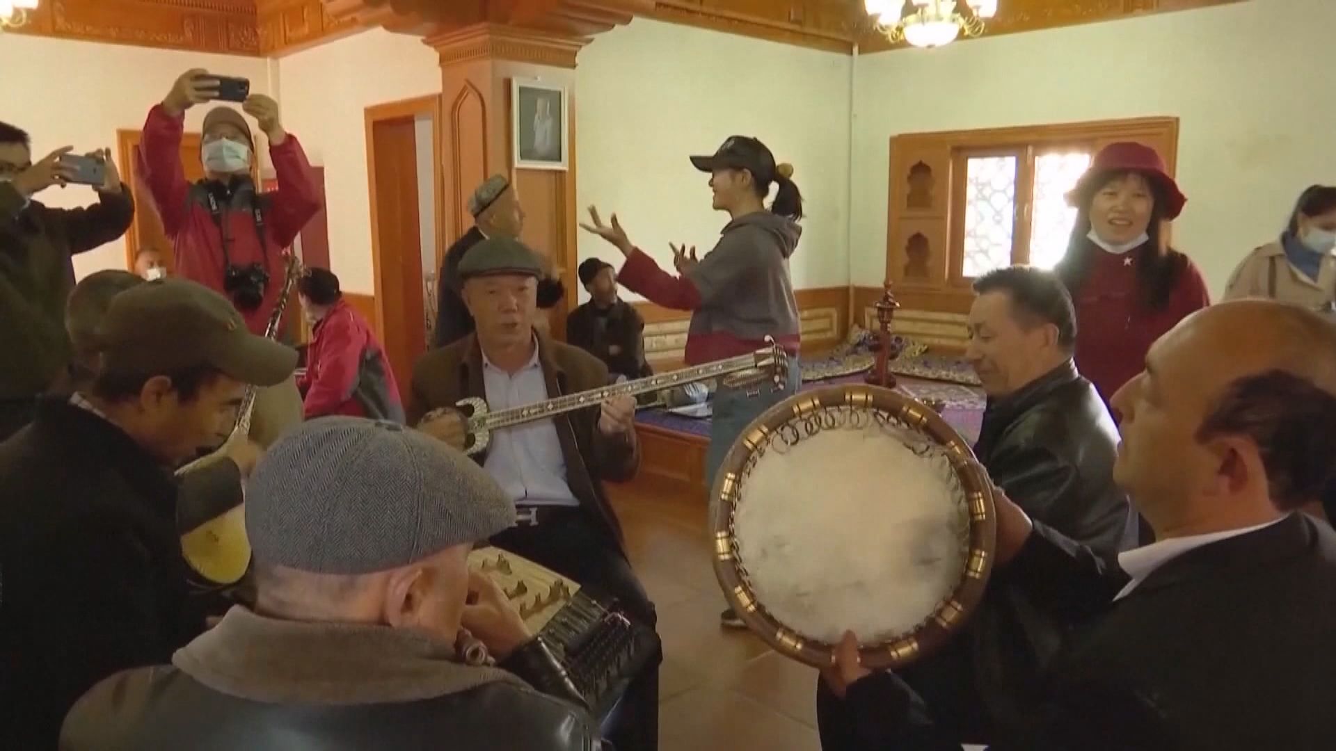 《新疆的人口發展》白皮書：社會大局持續穩定