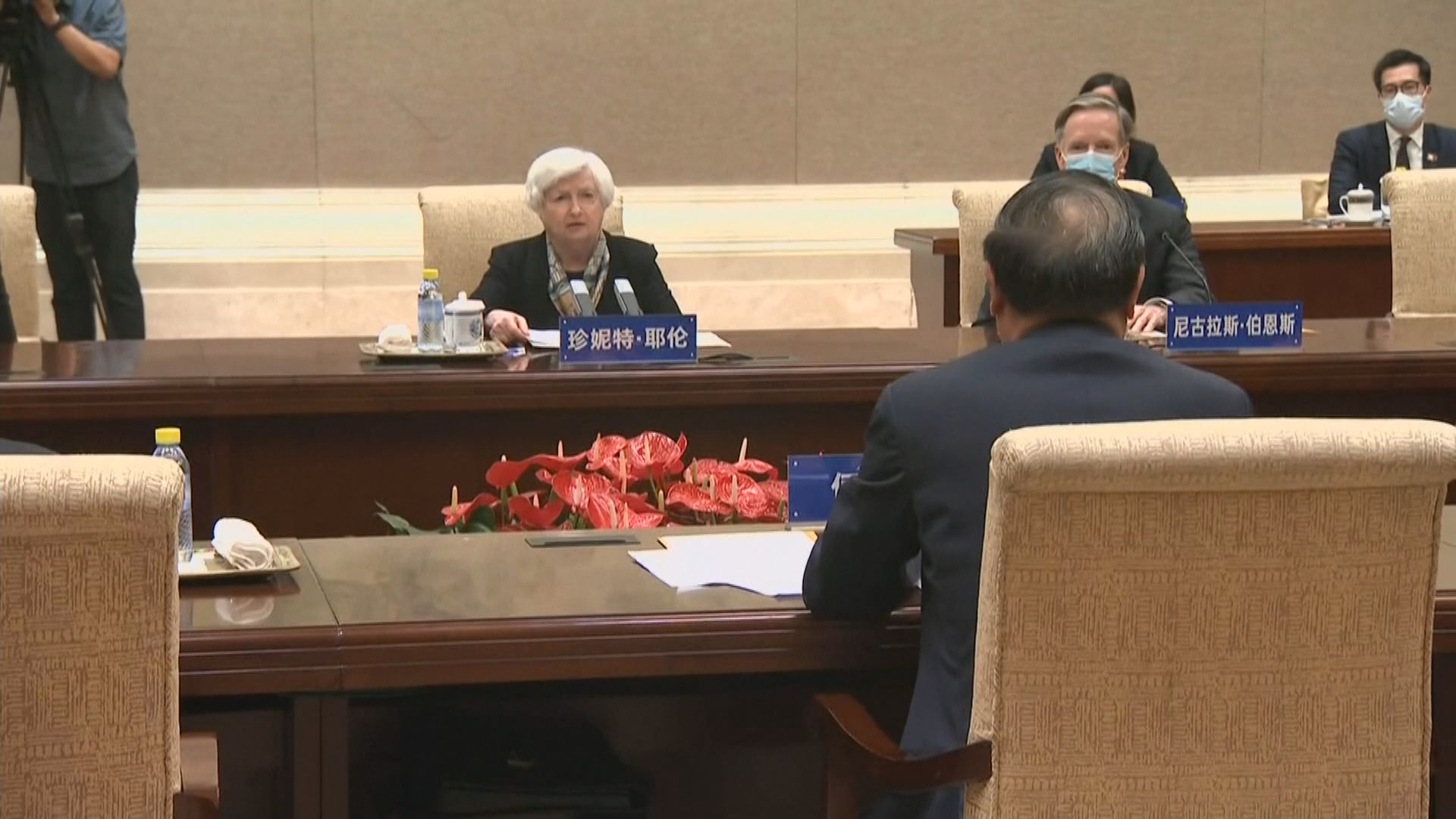 何立峰晤耶倫 就美方對華制裁限制措表達關切