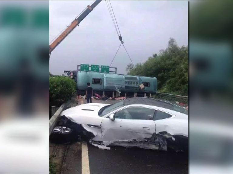 廣東深汕高速車禍六死逾卅傷