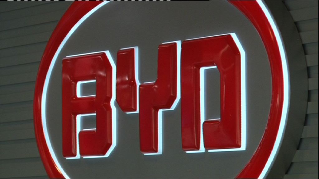 比亞迪王傳福：冀2025年營收破萬億