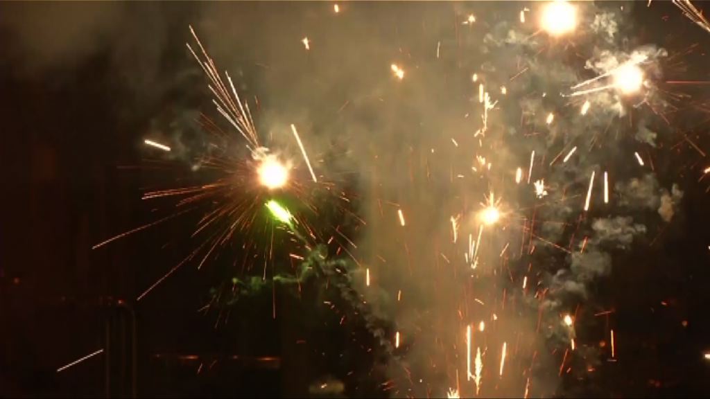 北京市民放煙花度歲致空氣轉差