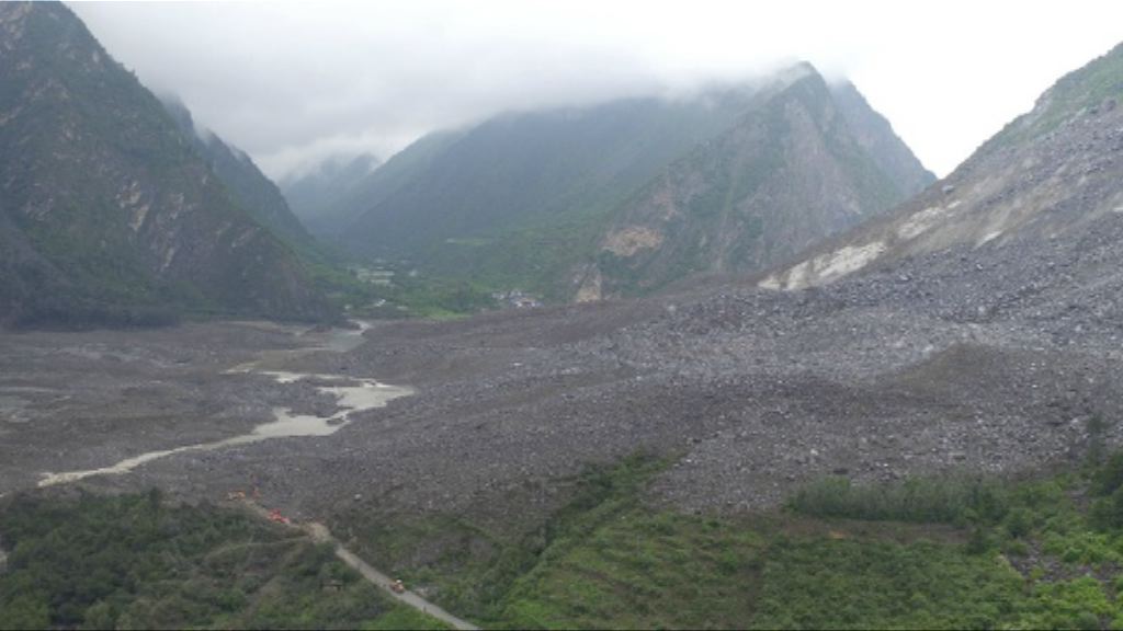 新磨村地勢陡峭增山體崩塌風險