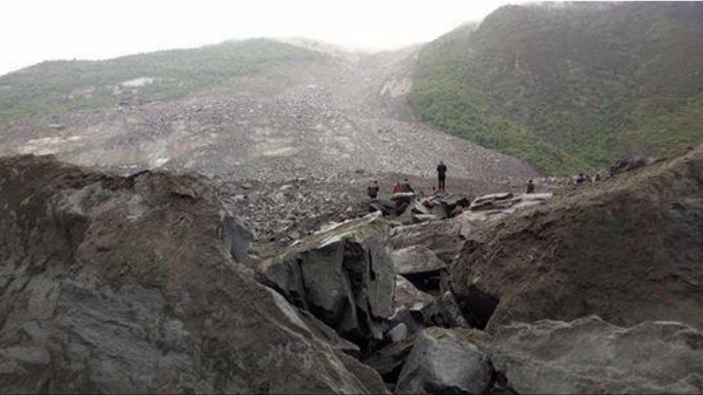 四川山泥傾瀉逾百人被埋