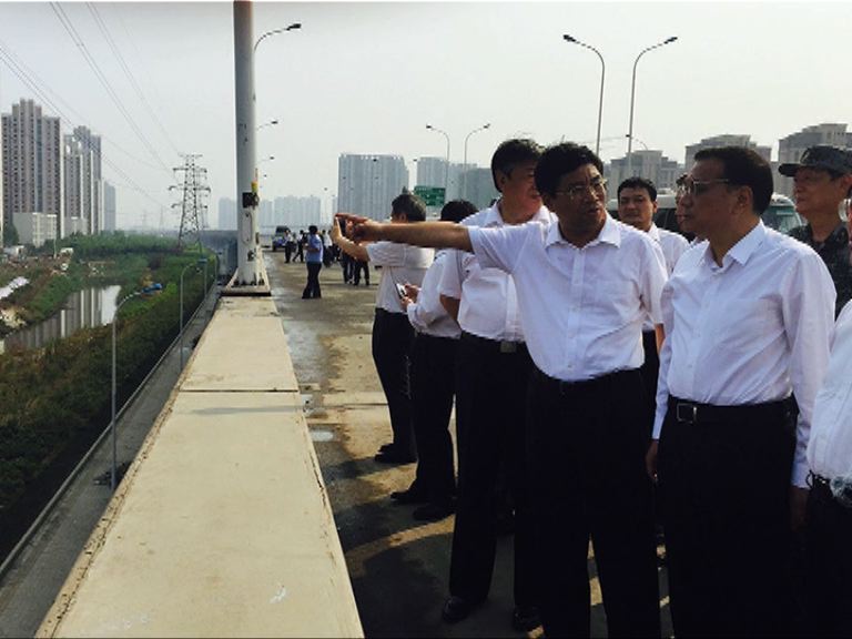 李克強抵天津倉庫爆炸現場視察