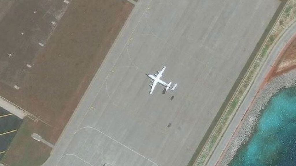 中國在南海爭議島礁停泊軍機