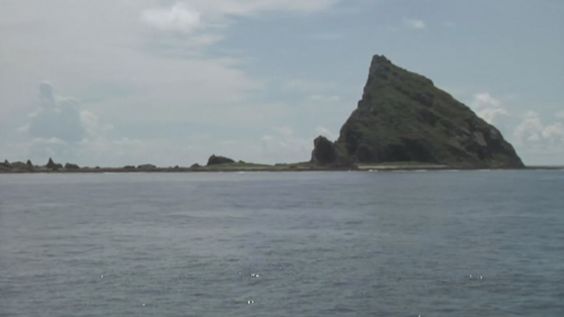 日本多艘船隻非法闖釣魚島領海 中國海警採取管控措施