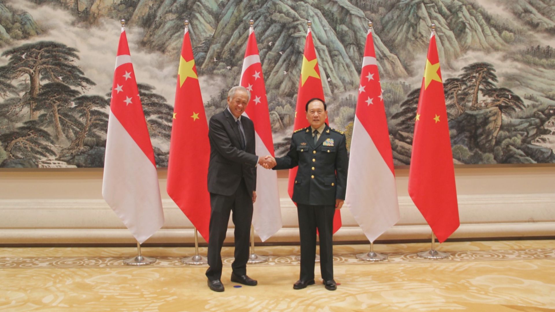 中國與新加坡國防部長在西安會面