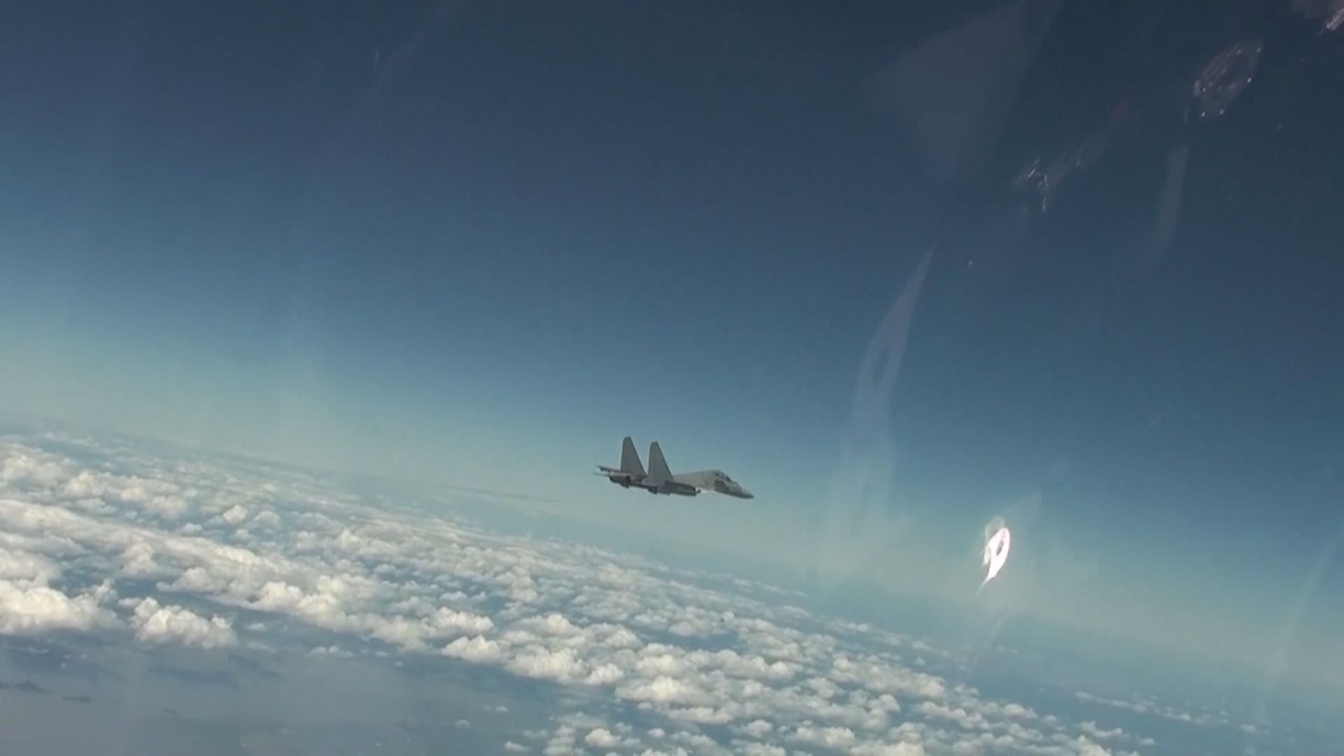 解放軍船艦飛機早上再次越過台海中線