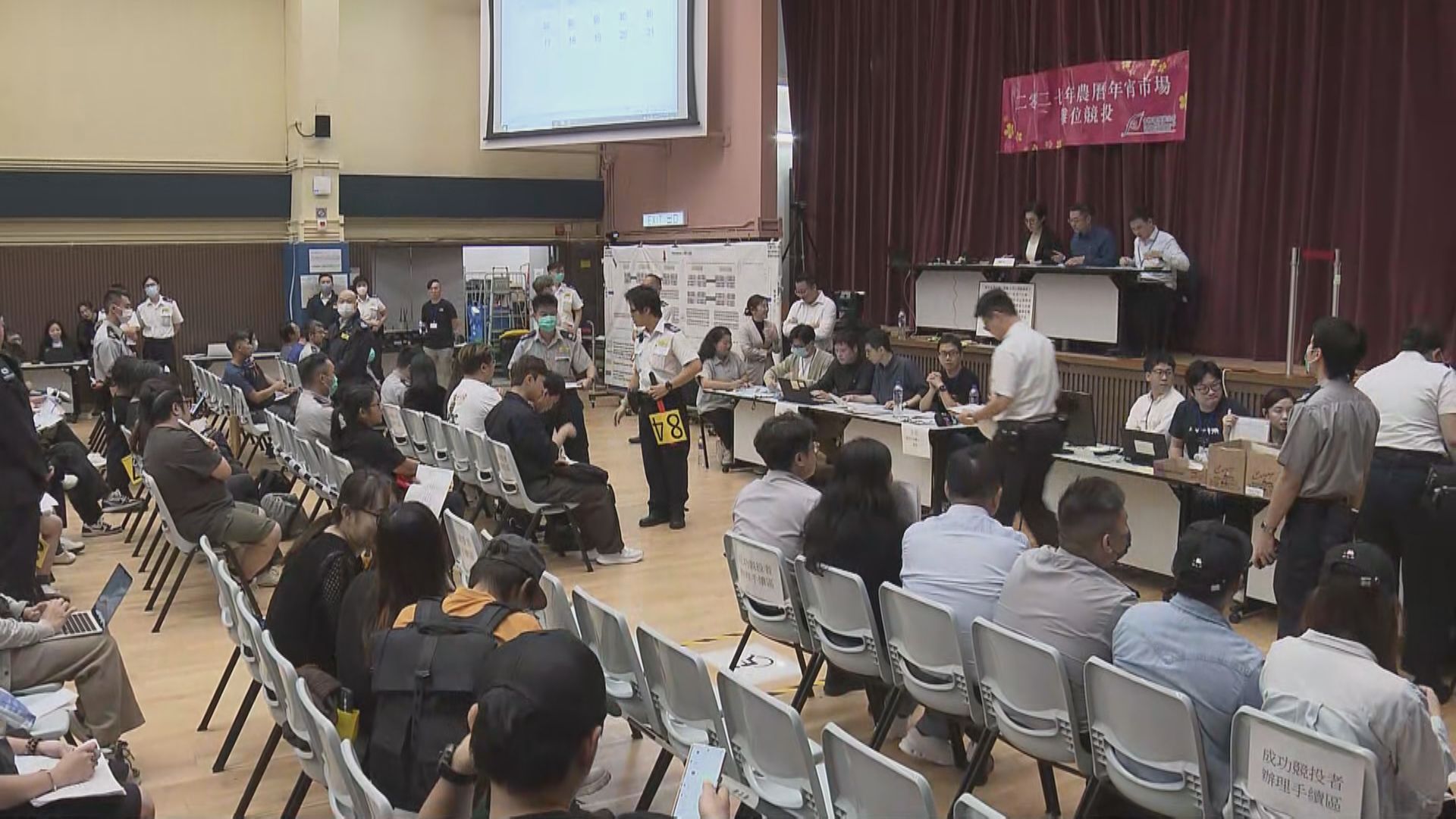 維園農曆年宵市場攤位400個攤位全數租出　總收入逾865萬元