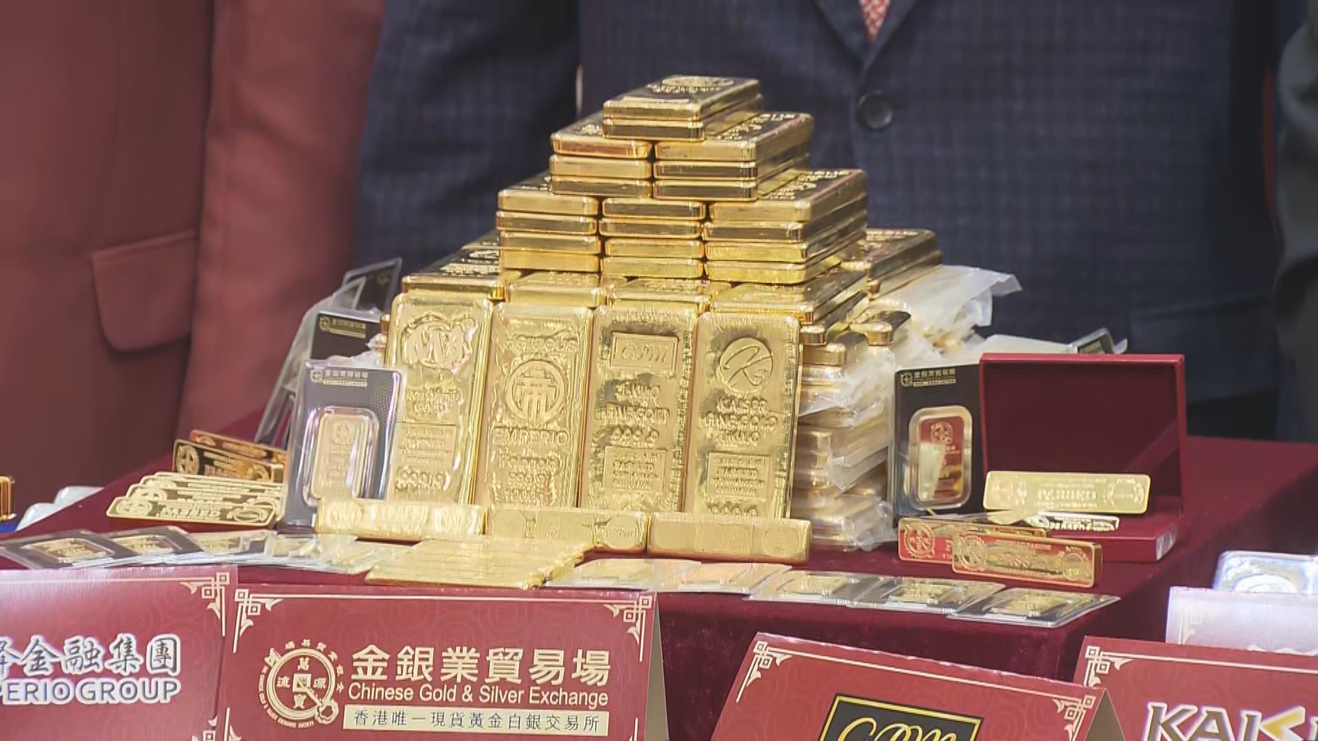 本港九九金兔年紅盤高開　開市報18088元一両