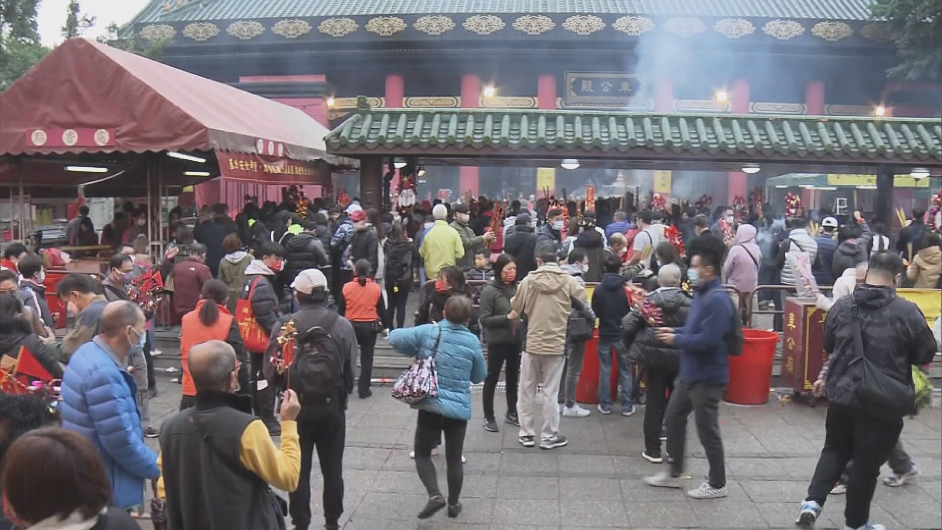 善信趁初三赤口到車公廟參拜　有人祈求疫情減退