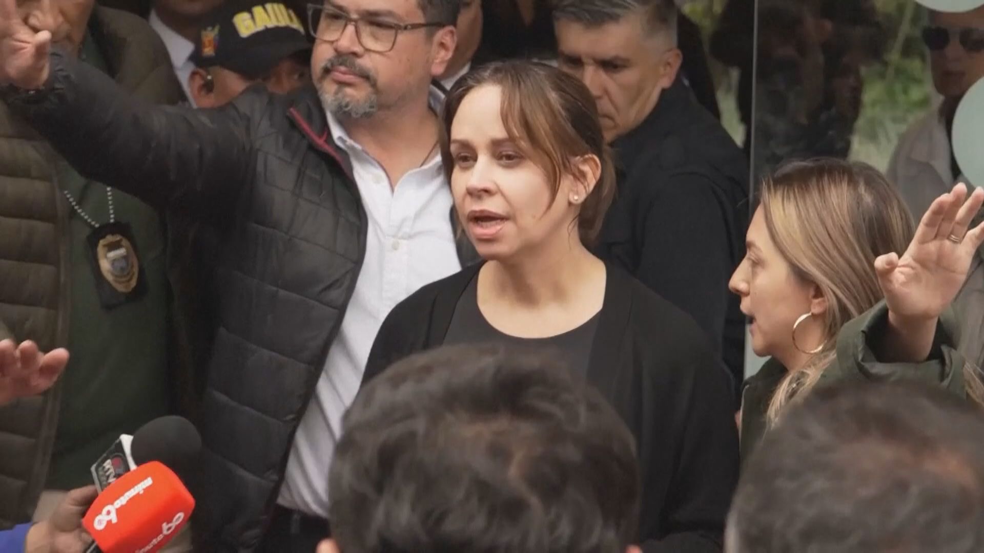 遭槍擊哥倫比亞總統參選人烏里韋情況仍然危殆