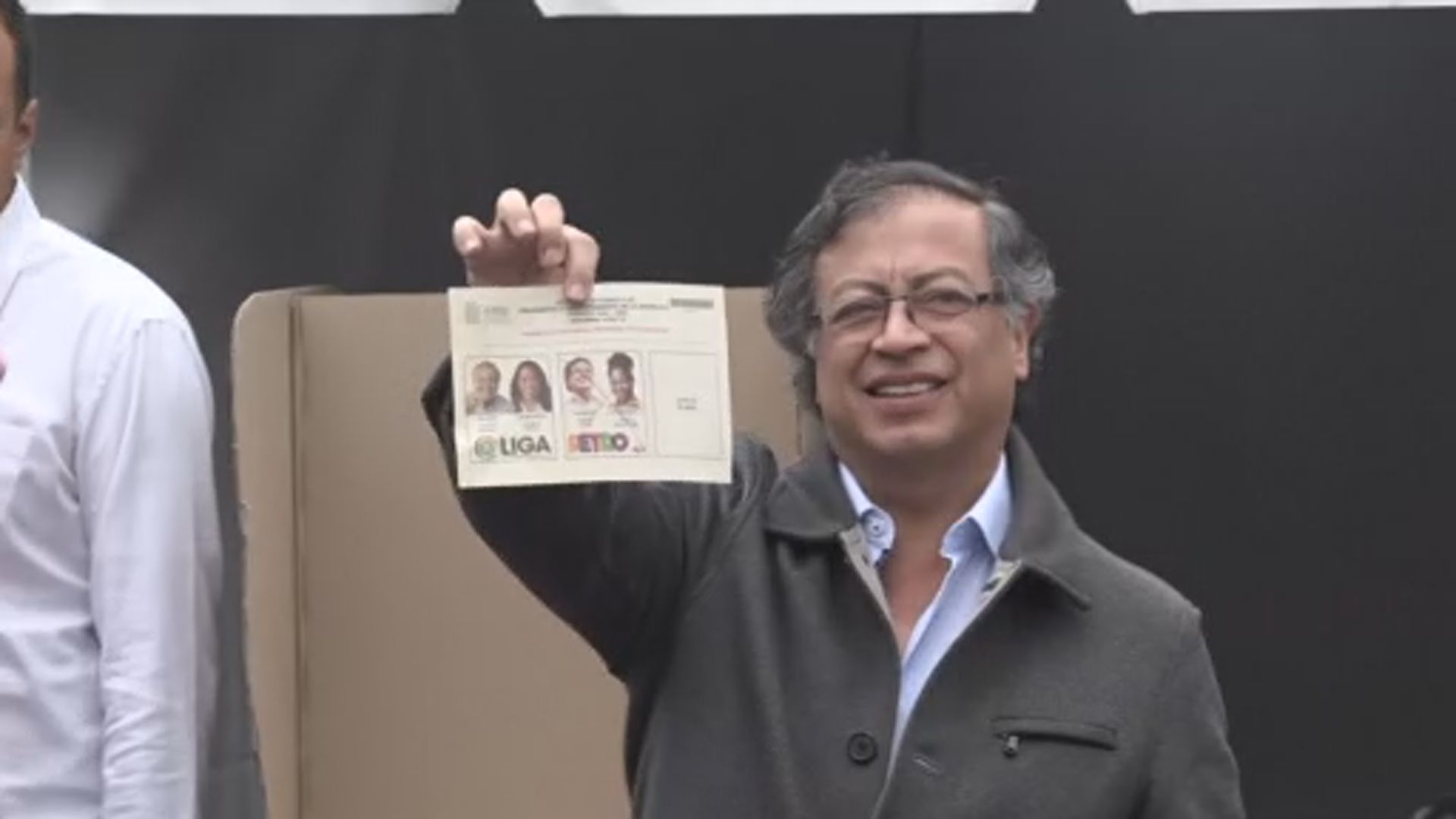 哥倫比亞左翼前游擊隊成員佩特羅勝出總統選舉