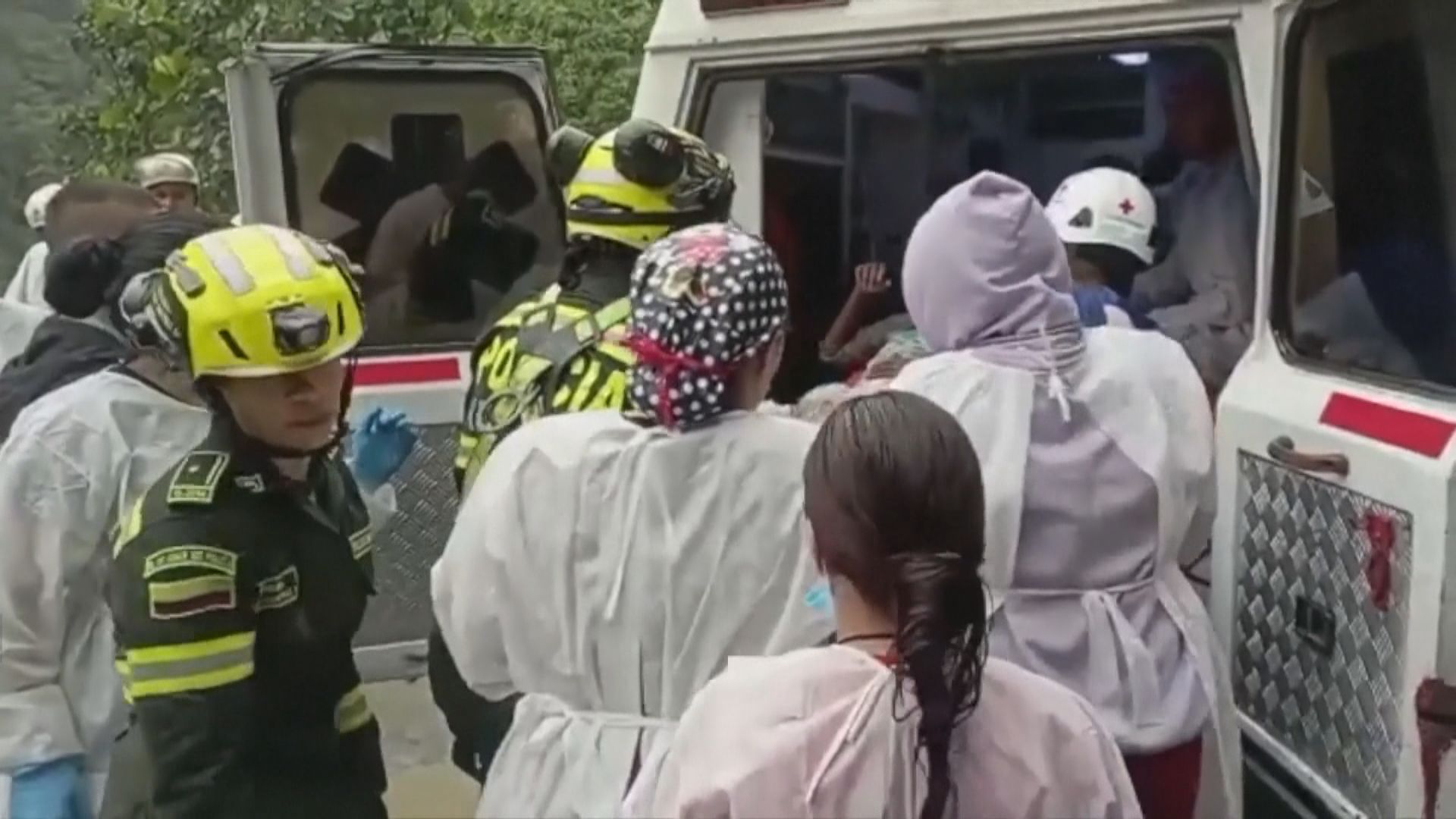 哥倫比亞山泥傾瀉致最少34人死亡