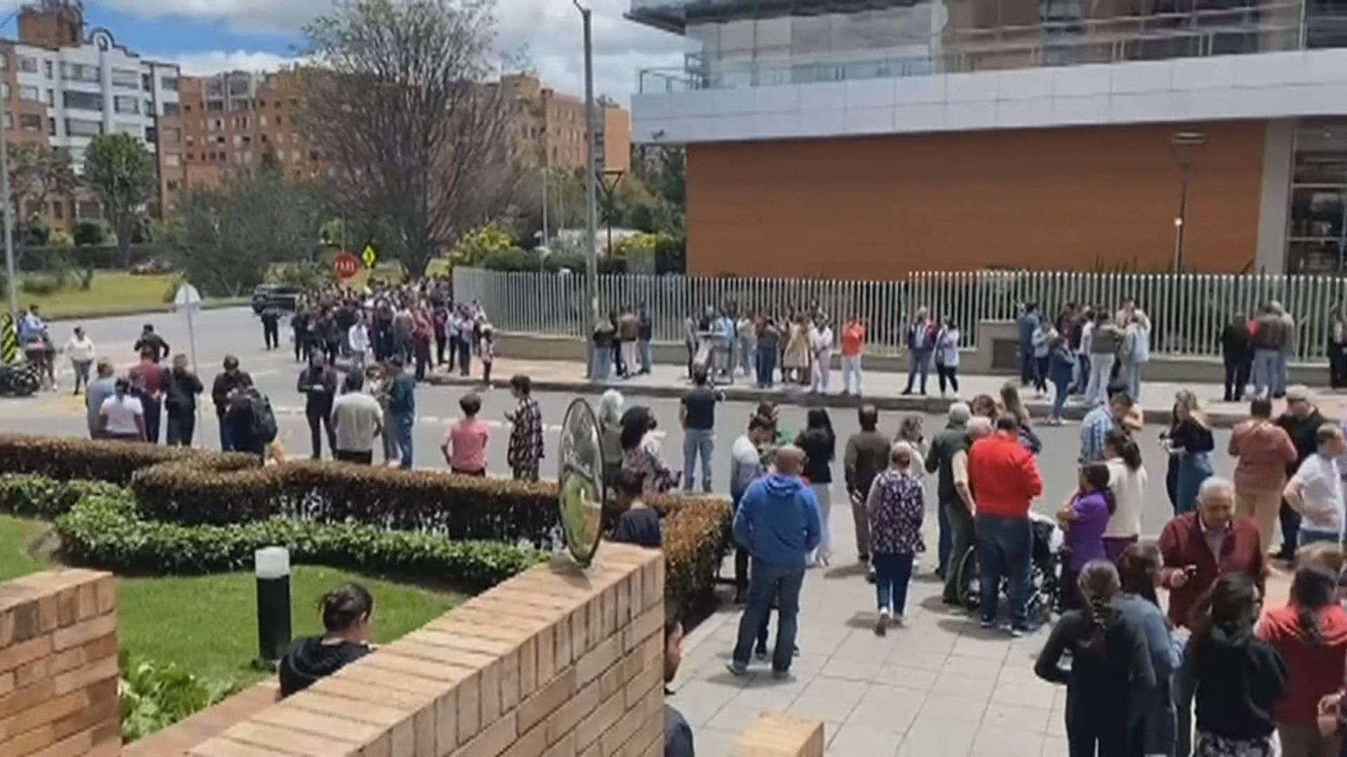 哥倫比亞發生6.3級地震 最少一人死亡 